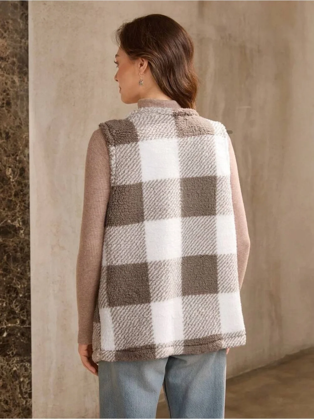 Cozy Plaid Teddy Vest in Beige & White